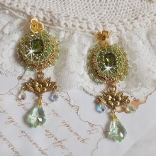 BO Garden Party bordado con cabujones verdes vintage, cristales de Swarovski, perlas y rocallas Miyuki
